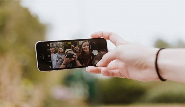 Apa Yang Orang Pikirkan Tentang Selfie Anda?