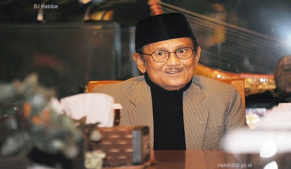 BJ Habibie: Masa Depan Bangsa Tergantung dari SDM-nya