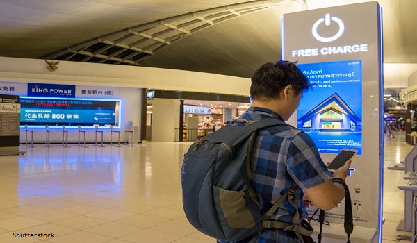 Jangan Pernah Menggunakan Charger USB Bandara